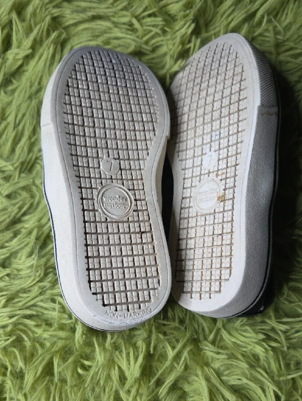 wonder nation Black Slip-On‎ Kids Sneakers with White Soles